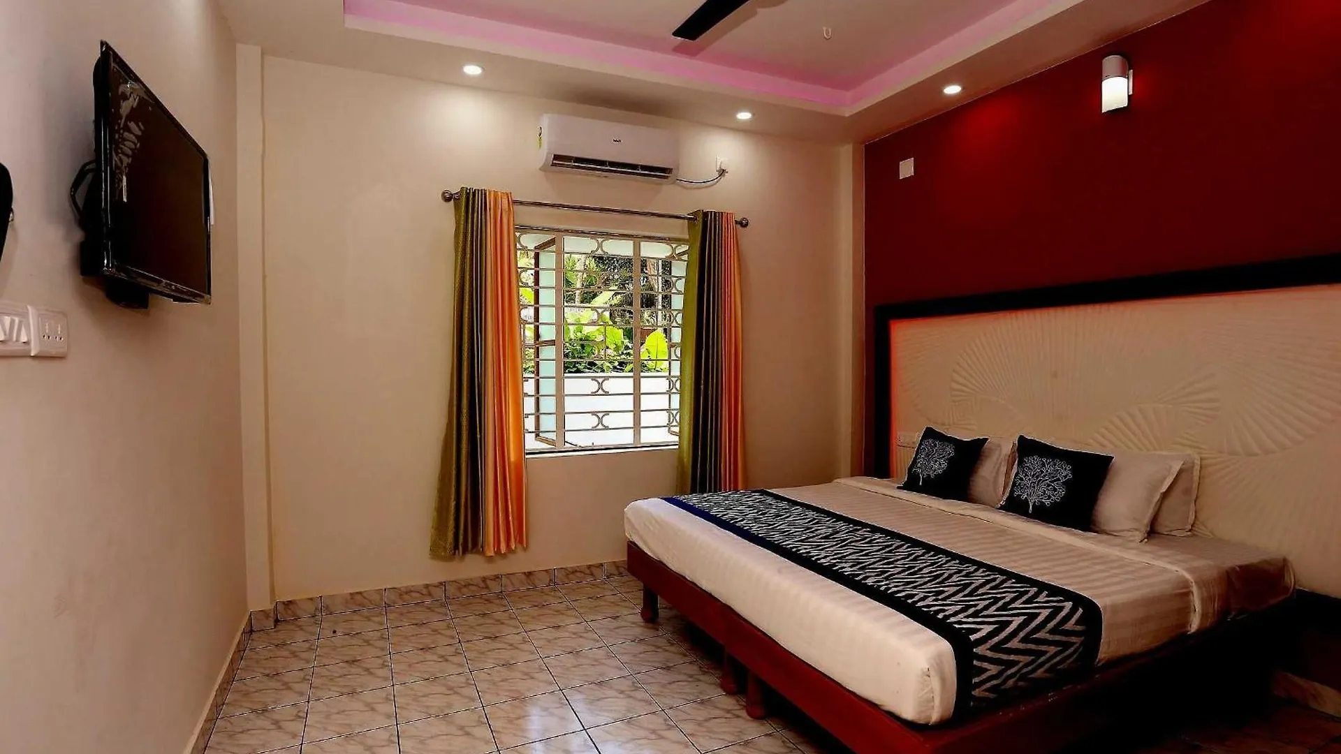 ***  Hotel O Alappuzha Town India